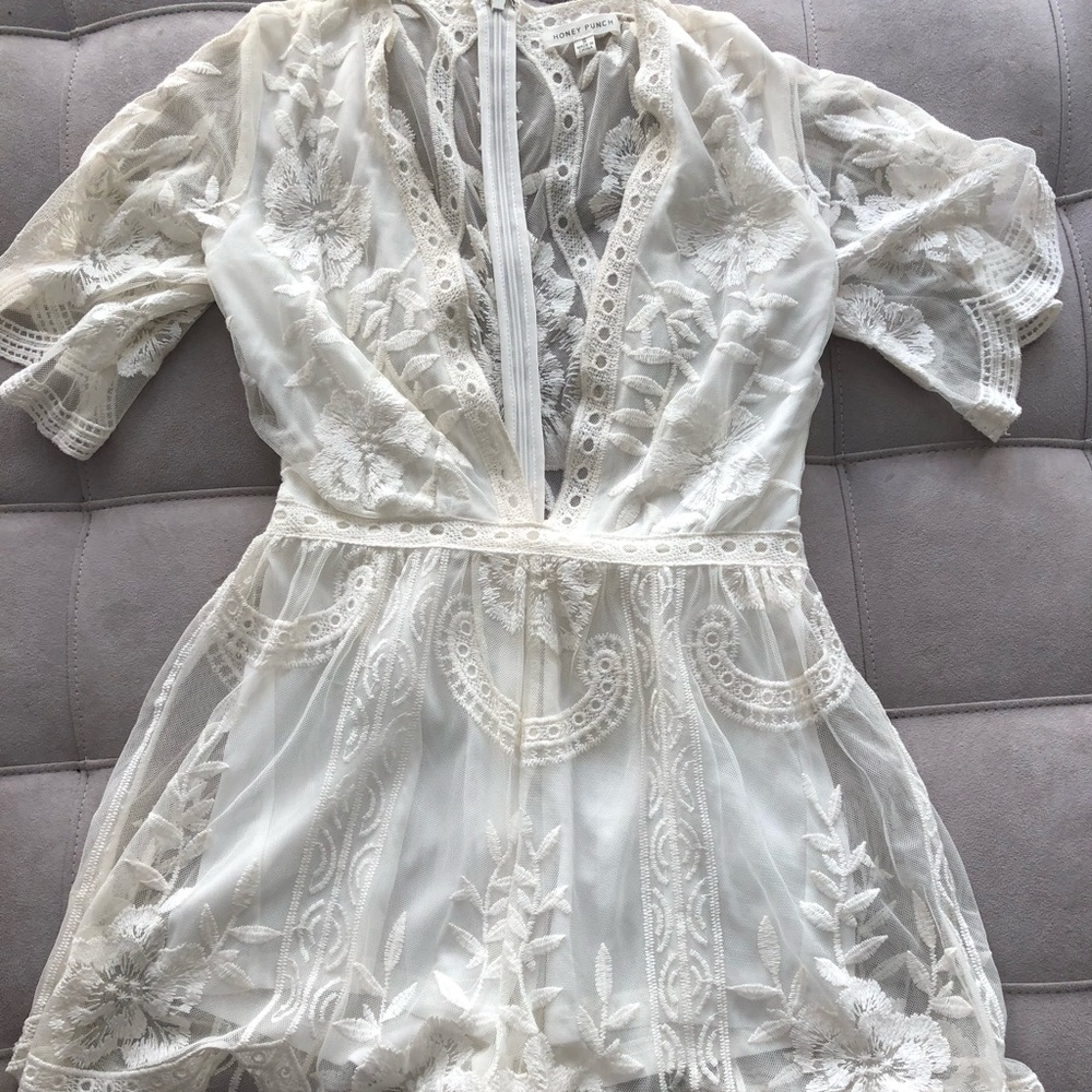 White honey punch romper 🍯